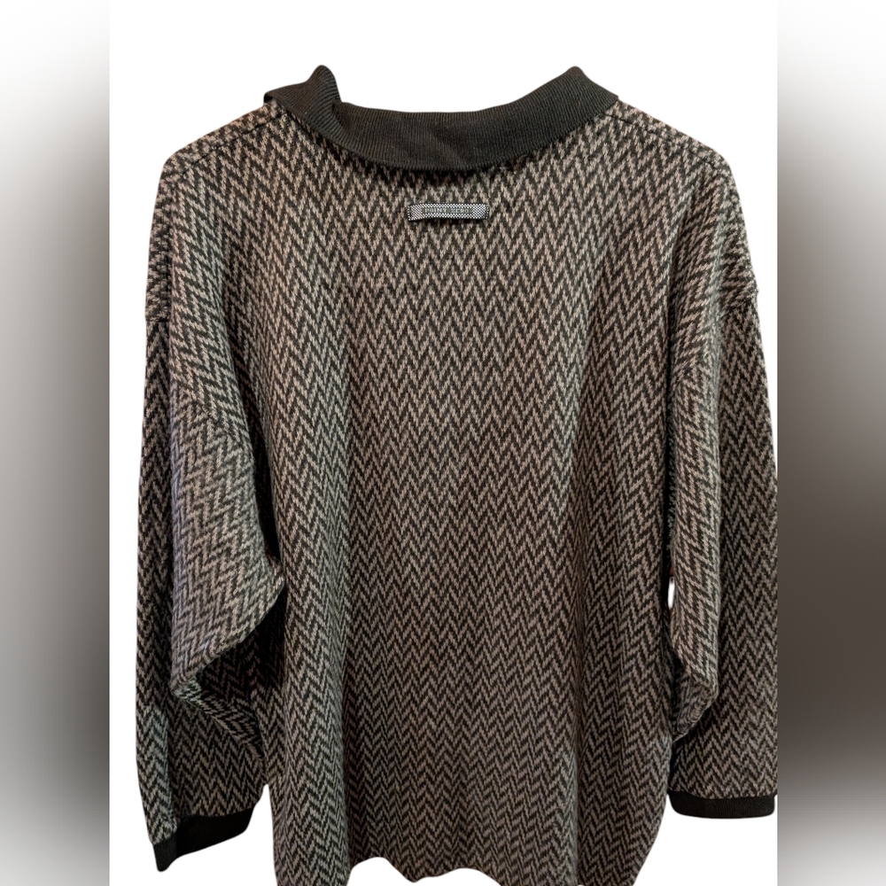 Vintage Men's Chevron Pattern Sweater - Black and Gray - Picture 2 of 7